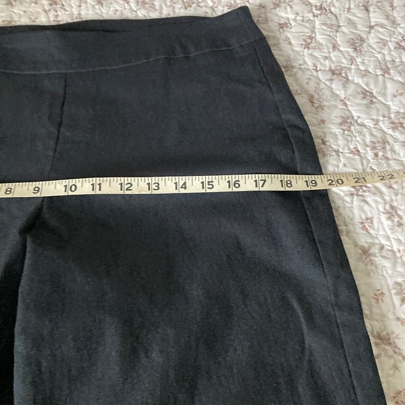 JM Collection Capris with Rhinestones at calf Size M - Picture 6 of 10